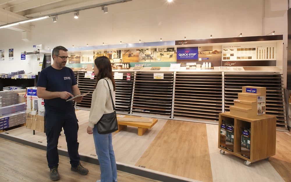 Choisir votre revêtement de sol en magasin.